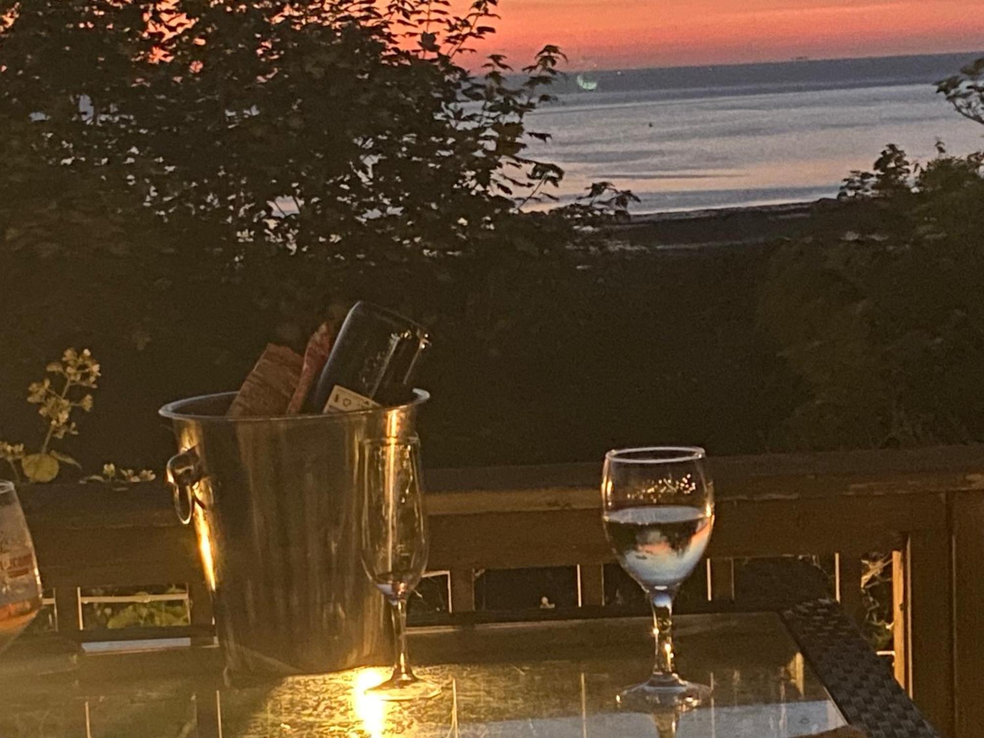 Bright Suite Whitstable Buitenkant foto